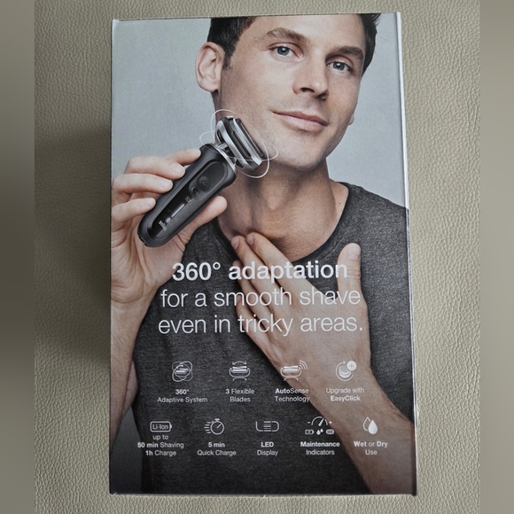 NWB -Braun Series 7 7075cc Electric Shaver with SmartCare Center Made in Germany - Picture 3 of 14